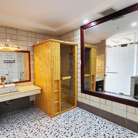 Hoang Son Hotel - Can Tho Exterior photo